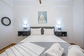 Athens Bright Suite by Cloudkeys