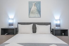 Athens Bright Suite by Cloudkeys