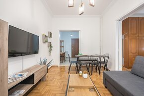 Athens Bright Suite by Cloudkeys