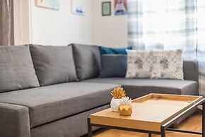 Athens Bright Suite by Cloudkeys