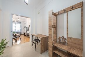Athens Bright Suite by Cloudkeys