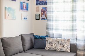 Athens Bright Suite by Cloudkeys