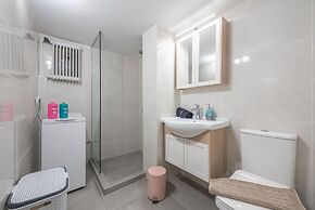 Supreme Suite With Balcony by Cloudkeys