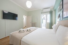 Boutique Acropolis Apartment by Cloudkeys