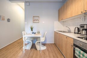 Urban City Apartment by Cloudkeys