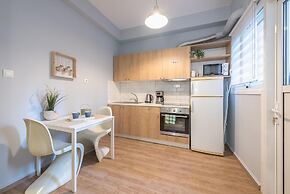 Urban City Apartment by Cloudkeys