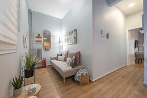 Urban City Apartment by Cloudkeys