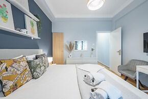 Urban City Apartment by Cloudkeys