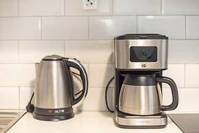 Urban City Apartment by Cloudkeys