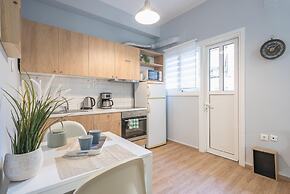 Urban City Apartment by Cloudkeys