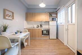 Urban City Apartment by Cloudkeys