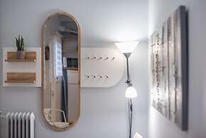 Urban City Apartment by Cloudkeys