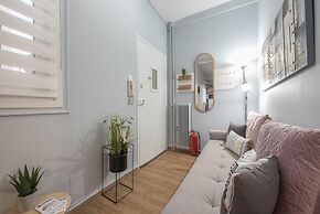 Urban City Apartment by Cloudkeys