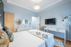 Urban City Apartment by Cloudkeys