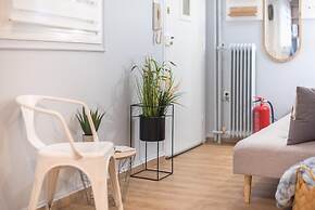 Urban City Apartment by Cloudkeys