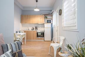 Urban City Apartment by Cloudkeys