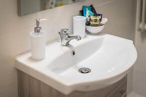 Athens Boutique Apartment by Cloudkeys