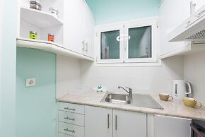 Athens Boutique Apartment by Cloudkeys