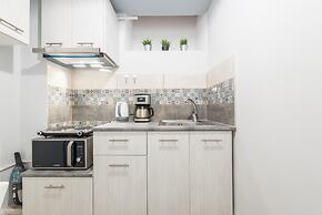 Welcoming Koukaki Home by Cloudkeys