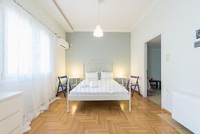 Spacious Acropolis Home by Cloudkeys