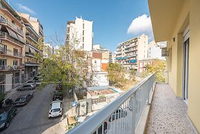 Spacious Acropolis Home by Cloudkeys