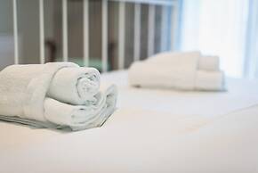 Spacious Acropolis Home by Cloudkeys