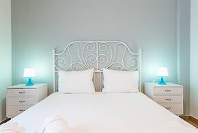 Spacious Acropolis Home by Cloudkeys