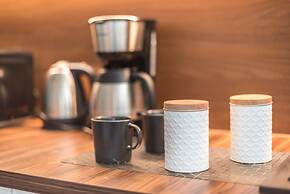 Phaedra Hideaway Suite Near Acropolis by Cloudkeys