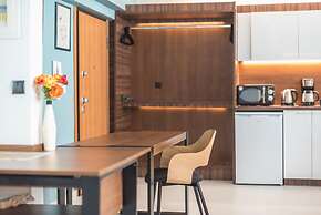 Phaedra Hideaway Suite Near Acropolis by Cloudkeys