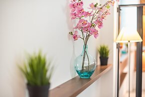 Phaedra Hideaway Suite Near Acropolis by Cloudkeys