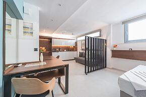 Phaedra Hideaway Suite Near Acropolis by Cloudkeys