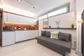 Phaedra Hideaway Suite Near Acropolis by Cloudkeys