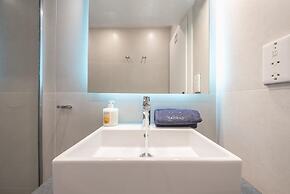 Phaedon Terrace Suite Near Acropolis by Cloudkeys