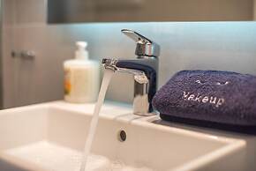 Phaedon Terrace Suite Near Acropolis by Cloudkeys