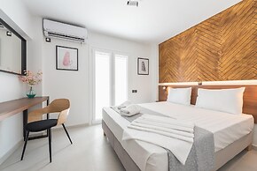 Phaedon Terrace Suite Near Acropolis by Cloudkeys