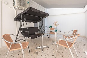 Phaedon Terrace Suite Near Acropolis by Cloudkeys