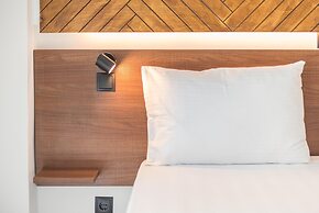 Phaedon Terrace Suite Near Acropolis by Cloudkeys