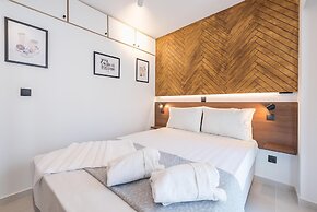 Phaedon Terrace Suite Near Acropolis by Cloudkeys