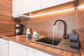 Phaedon Terrace Suite Near Acropolis by Cloudkeys