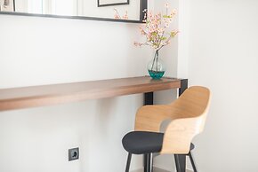 Phaedon Terrace Suite Near Acropolis by Cloudkeys