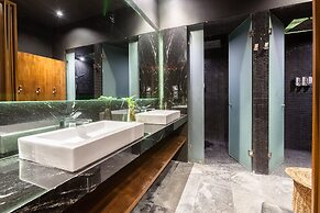 Room fully equipped Spa and gym free