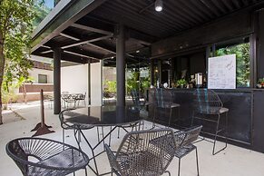 Room fully equipped Spa and gym free