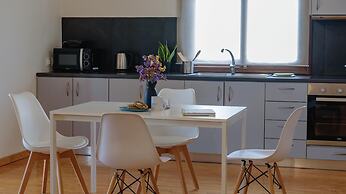 Ryze Apartments airport by Airstay