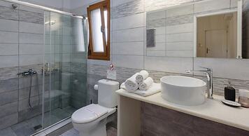 Ryze Apartments airport by Airstay