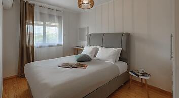 Ryze Apartments airport by Airstay