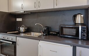 Ryze Apartments airport by Airstay