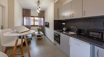 Ryze Apartments airport by Airstay