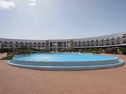Cozy 1 bed Apartment With Garden and Pool View