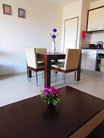 Cozy 1 bed Apartment With Garden and Pool View
