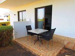 Cozy 1 bed Apartment With Garden and Pool View